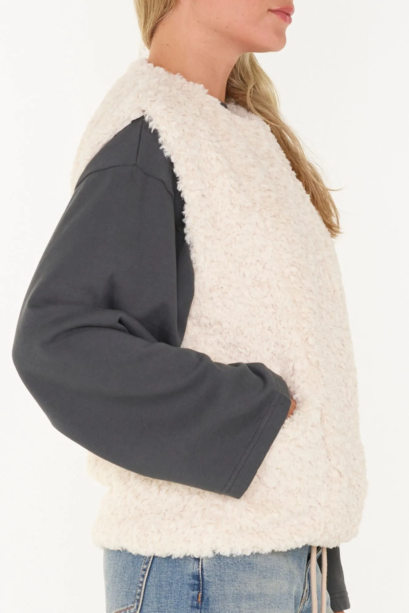Ariana Vest