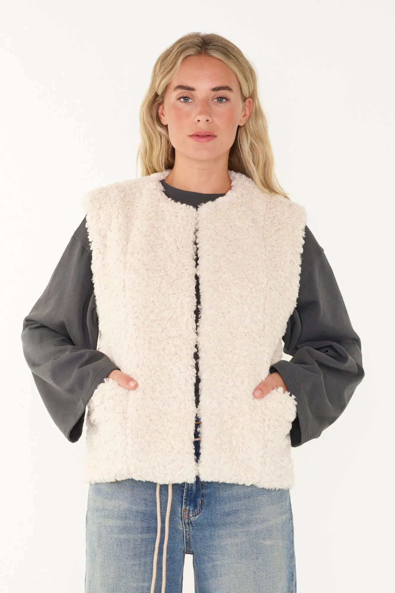 Ariana Vest