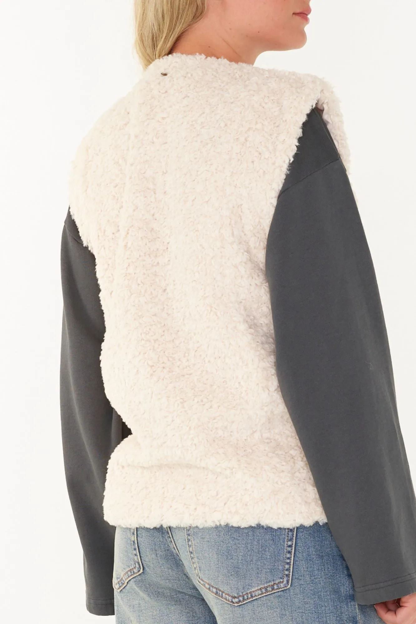 Ariana Vest