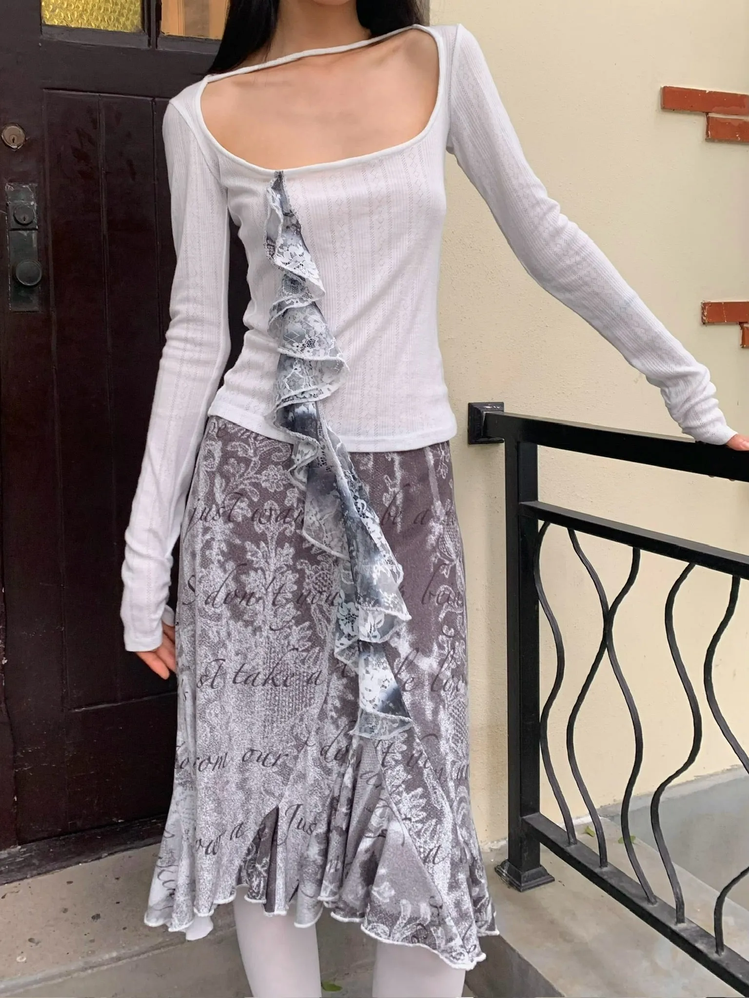 Ballerina white lace long-sleeved top with large round neckline