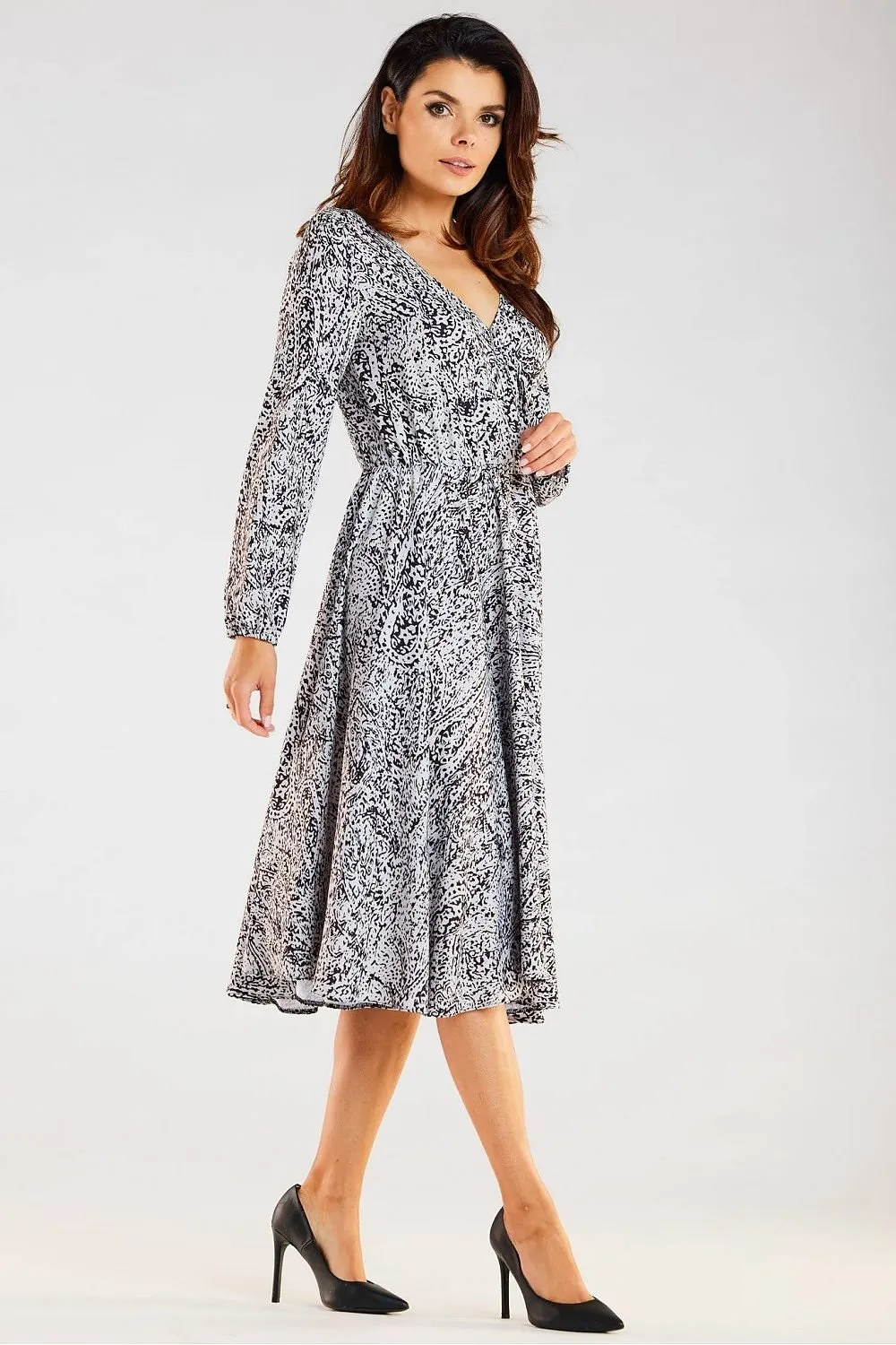 Chic Envelope Neck Midi Dress with Stylish Flared Hem