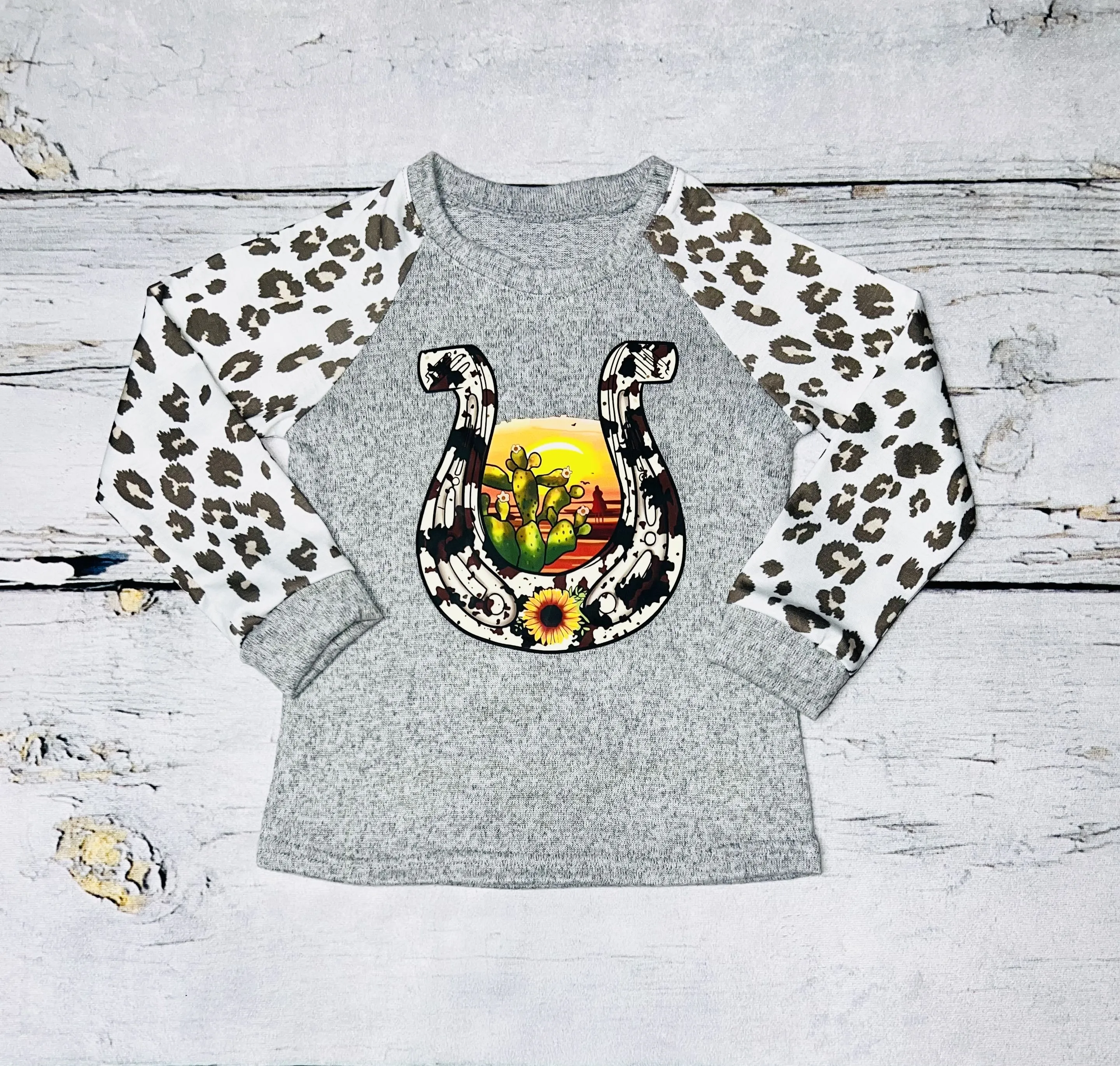 Cowhide horseshoe w/cactus & sunflower long sleeve top DLH0824-23