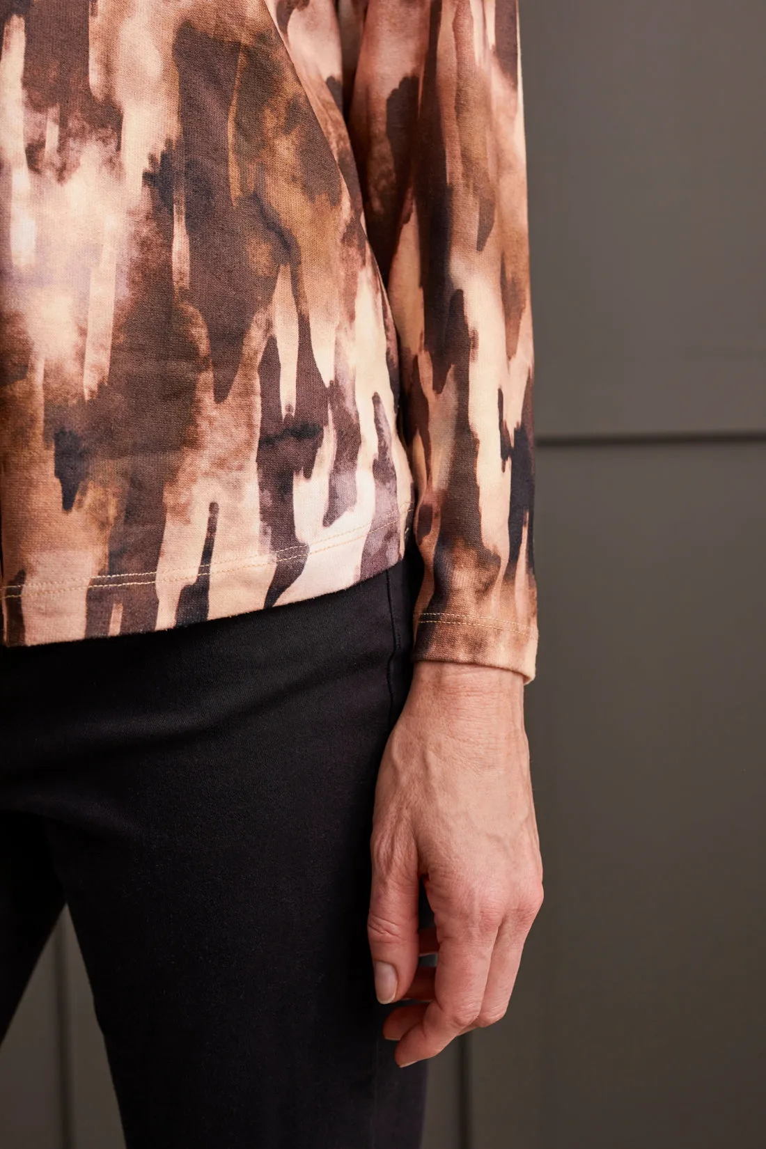 Crew Neck Top with Curved Hem