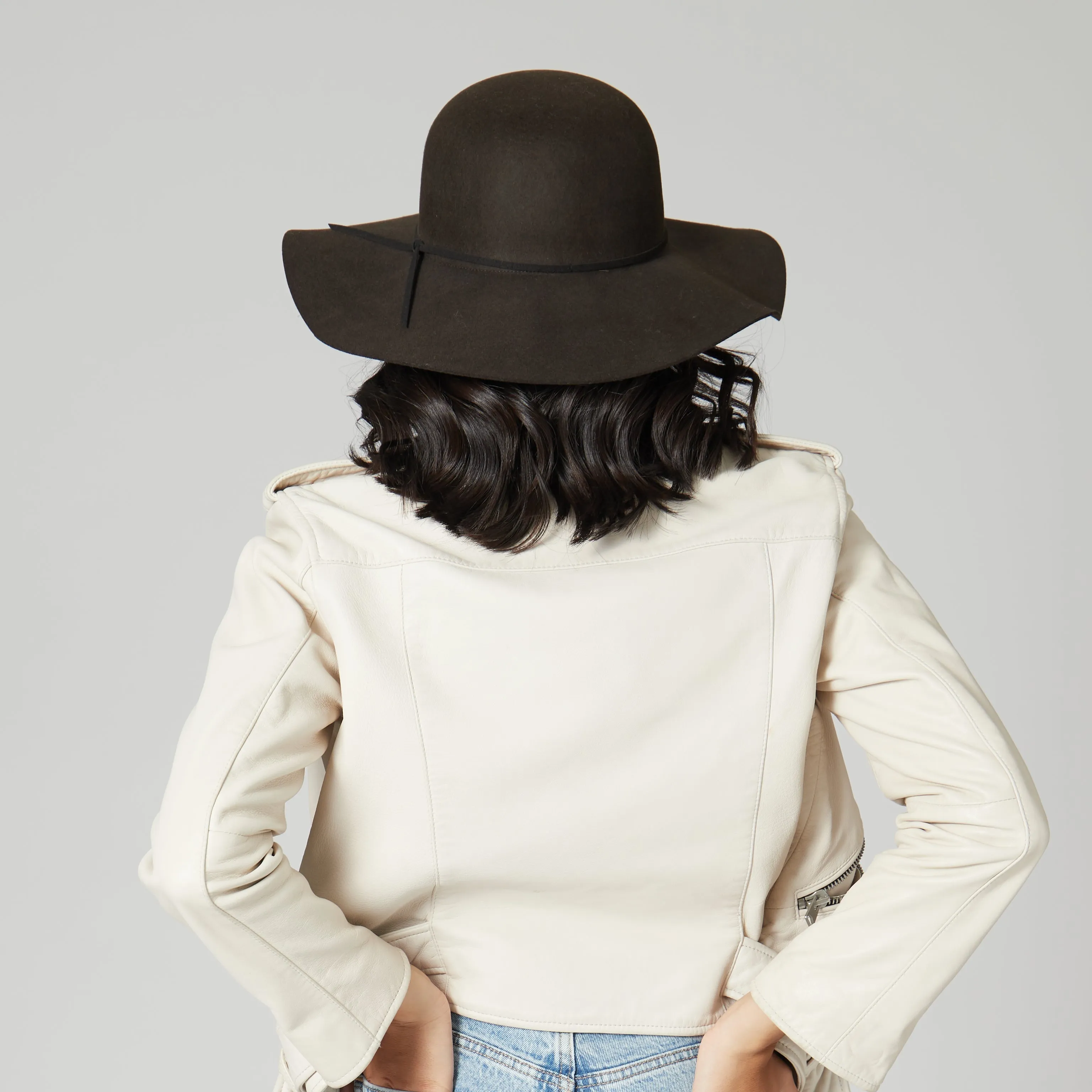 Head West - Women's Floppy With Round Crown And Faux Suede Band