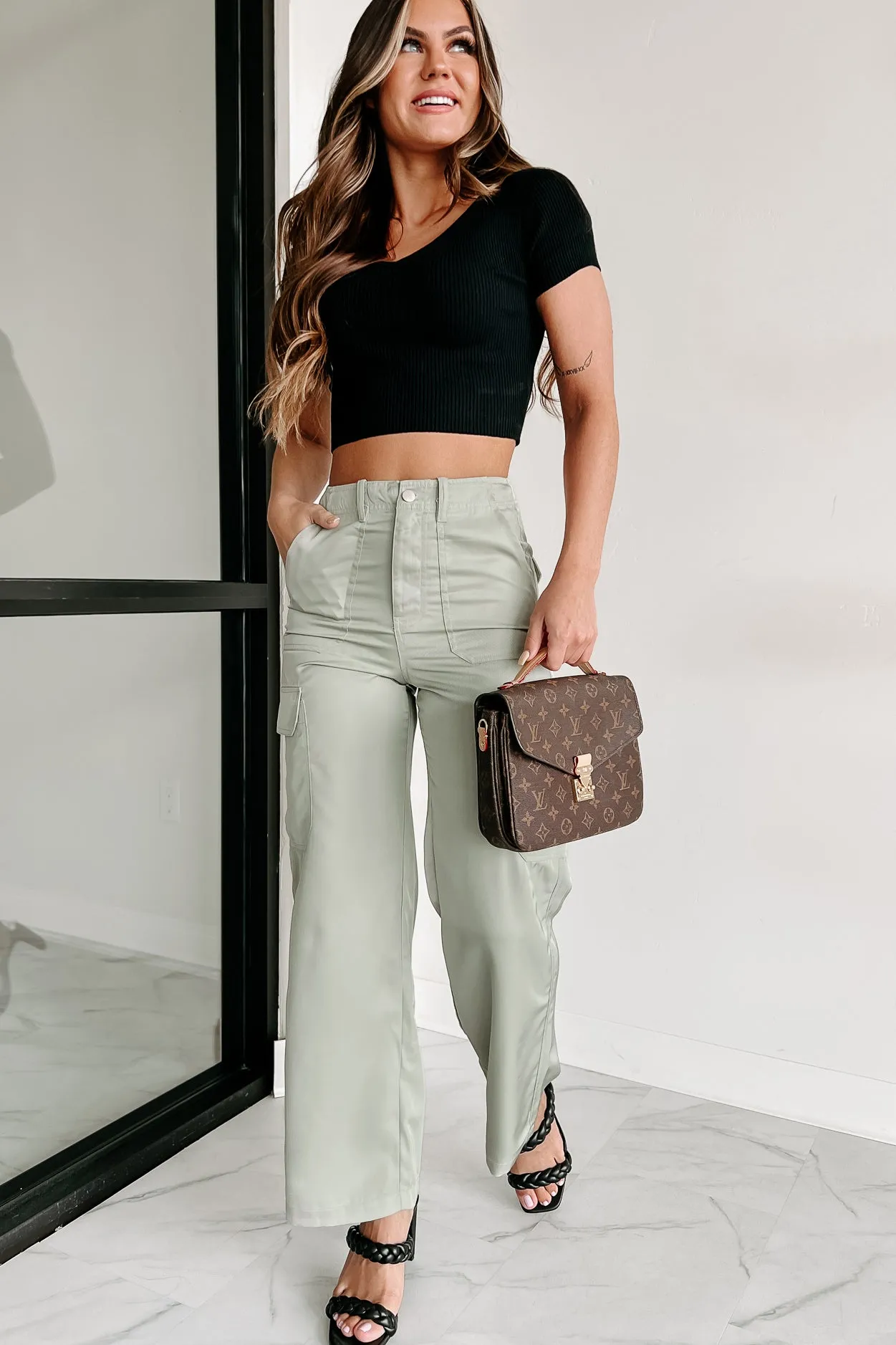 Make It Count Sweater Knit V-Neck Crop Top (Black)