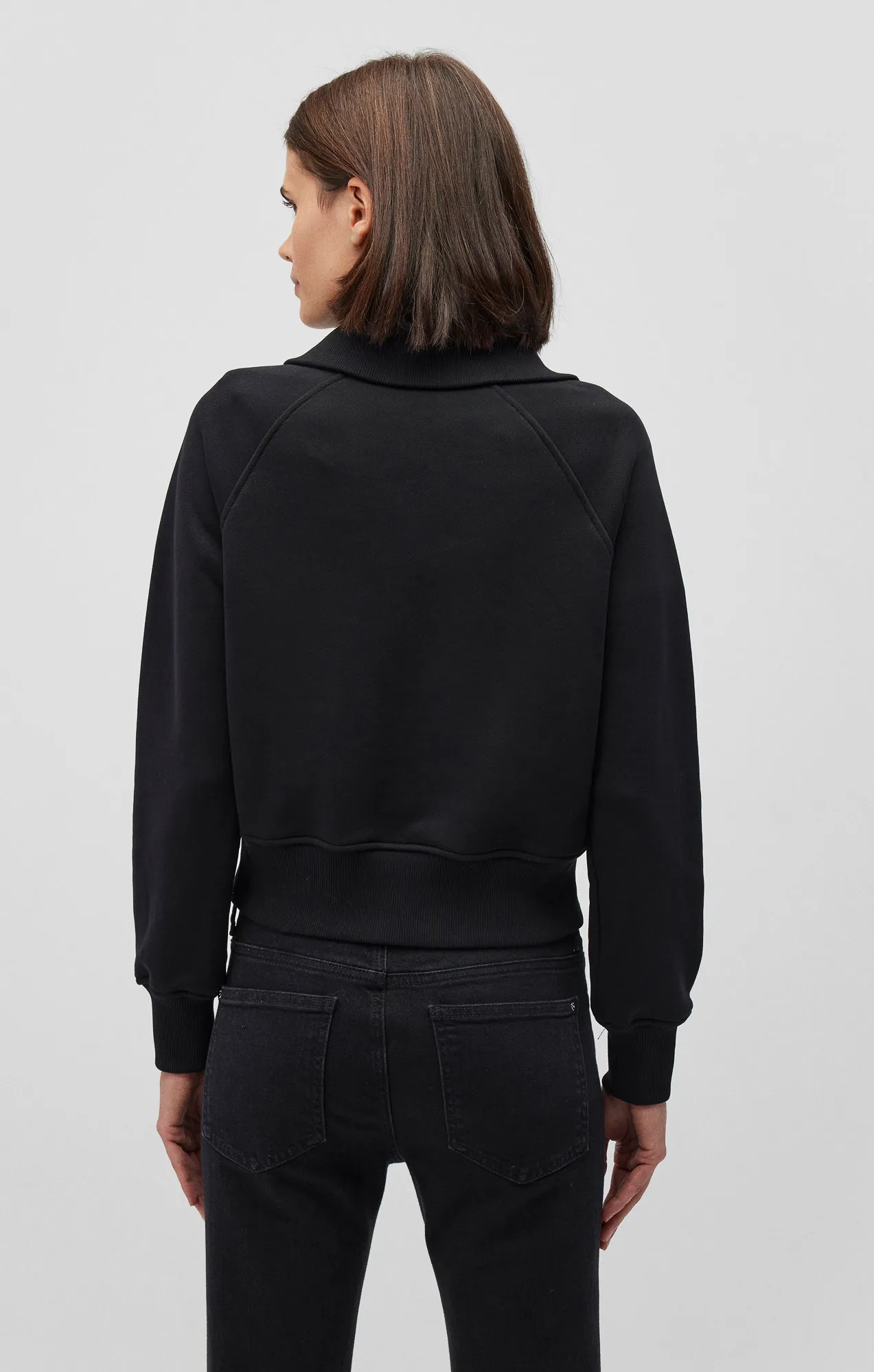 QUARTER ZIP SWEATSHIRT IN BLACK