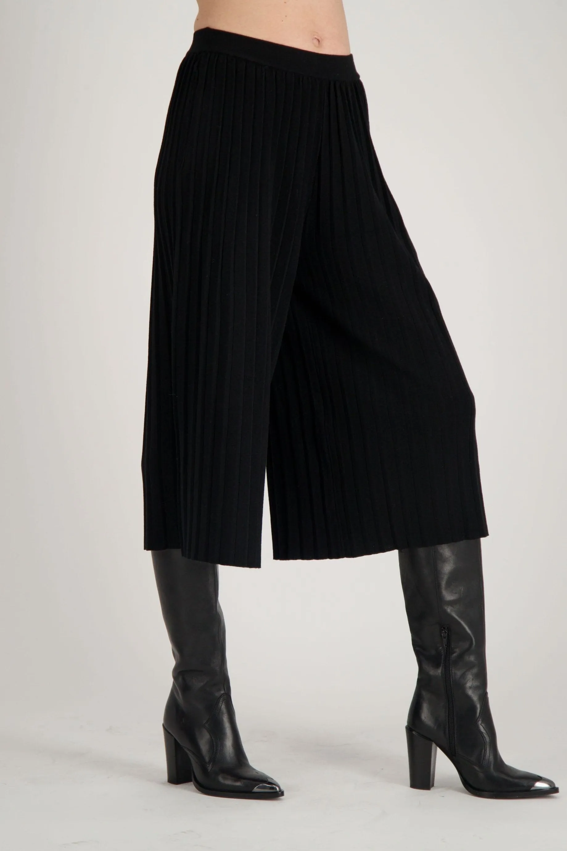 Ribbed Knit Culotte Pant