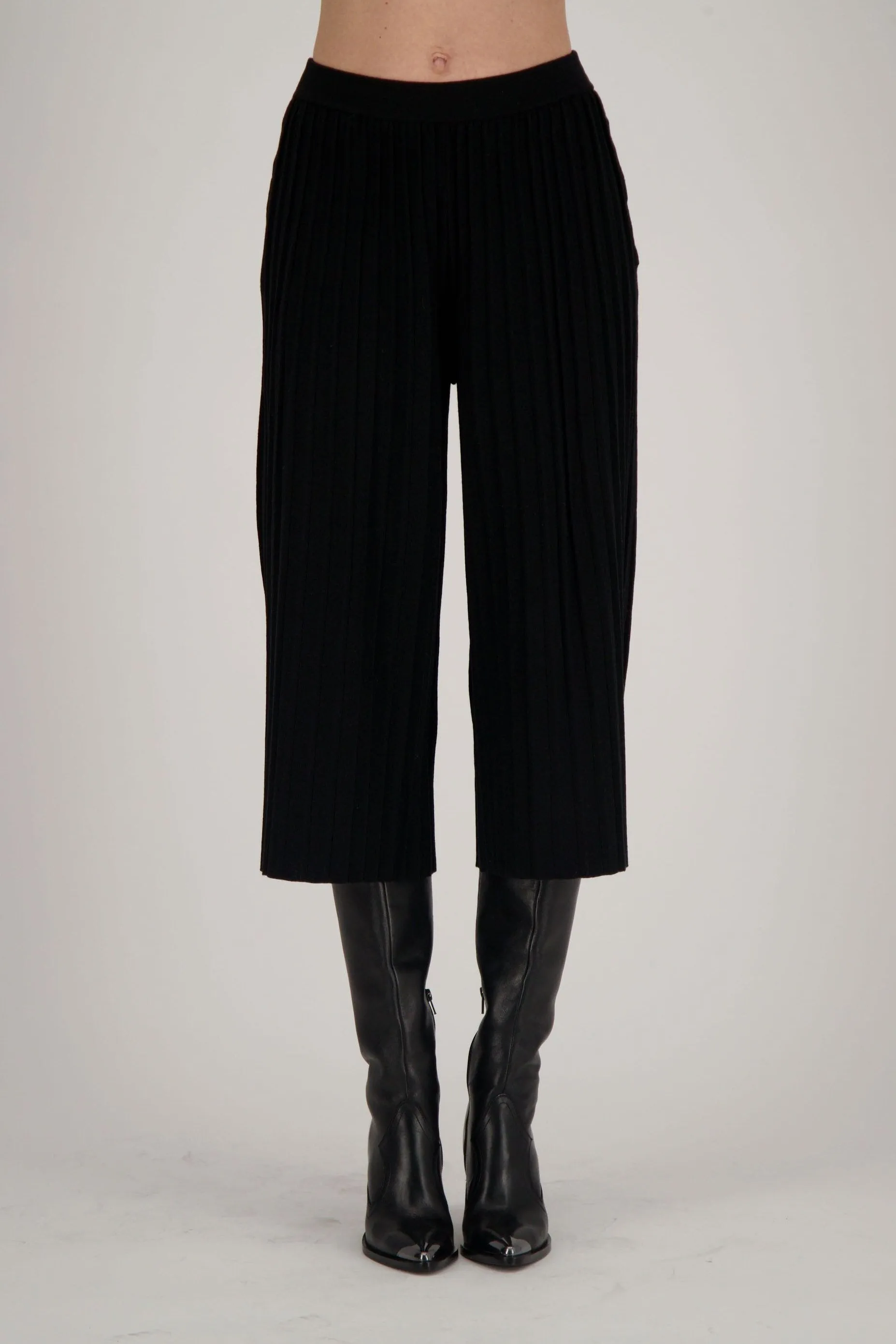 Ribbed Knit Culotte Pant