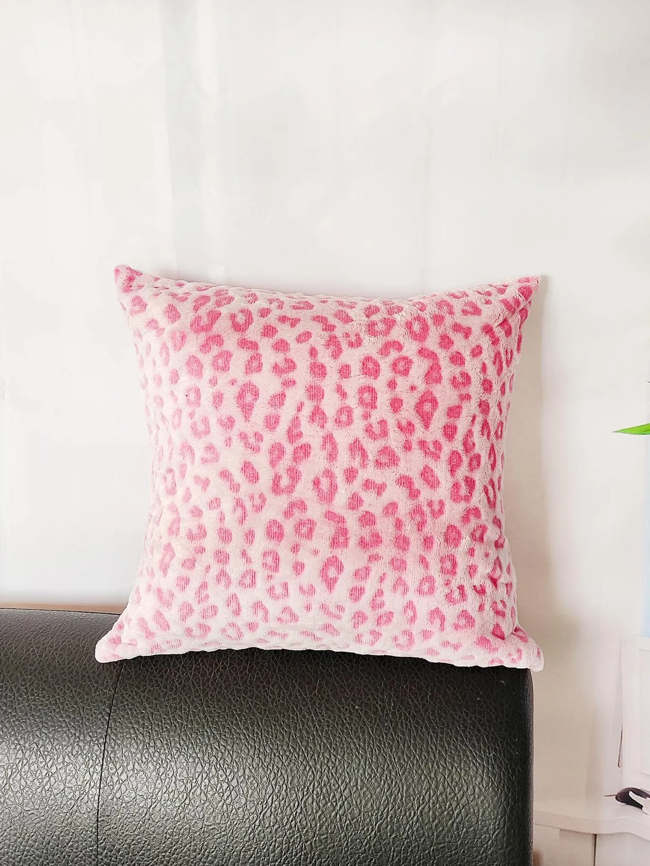 SHEIN 1pc Pink Leopard Pattern Cushion Cover Without Filler, Soft Stretchy Throw Pillow Cover For Household