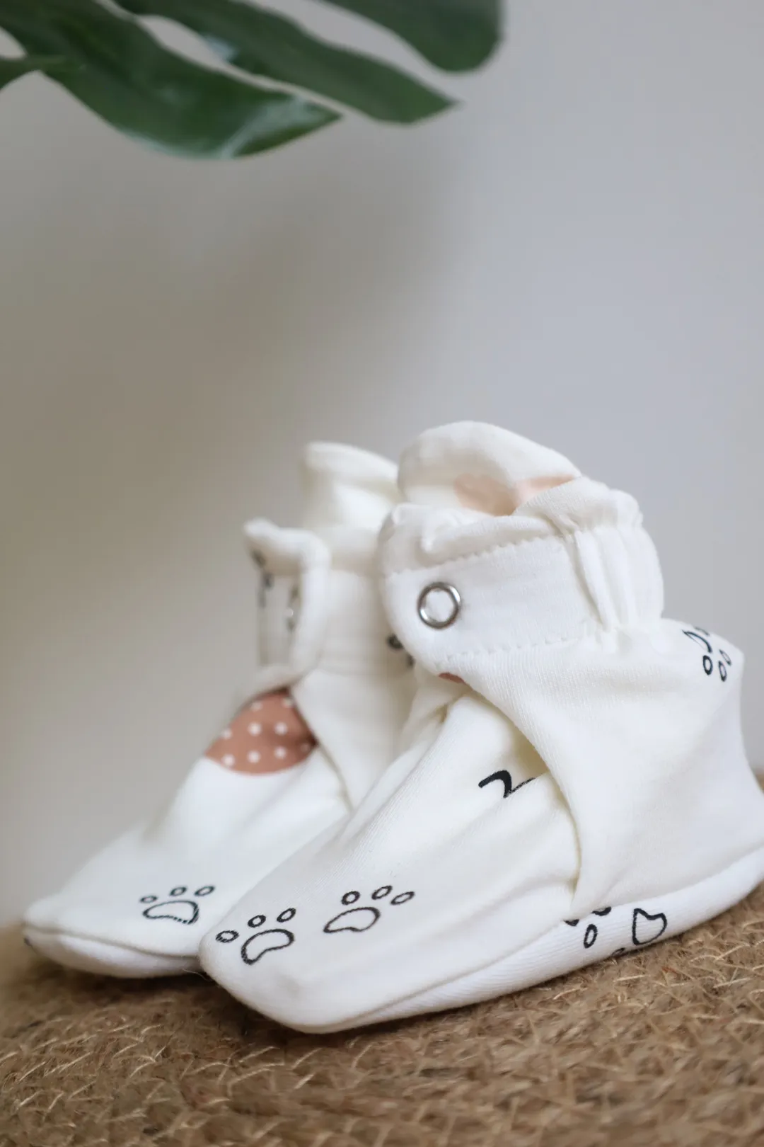 Snug'12-Baby Booties