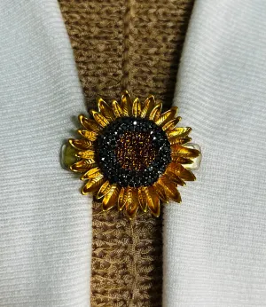 Sweater Clips Sunflower Sweater Clip for Cardigan Clasp Flower Kimono Clasp Sun Flower Cosplay Clip for Cloak Fastener Vintage Gift for Her