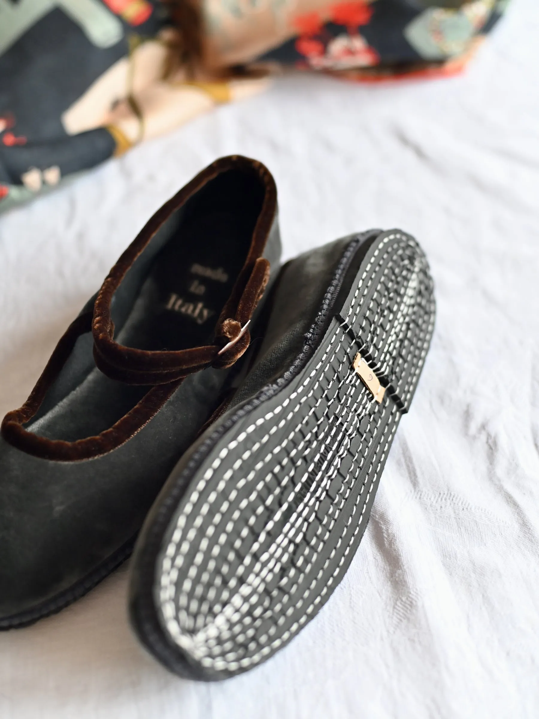 The Bébé Shoe - Velutto Antricite with Cioccolato Trim