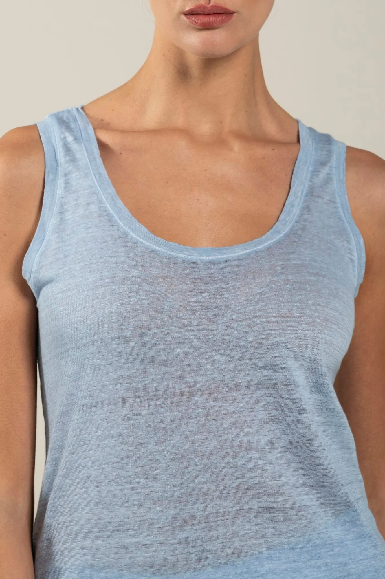 Woman Round Neck Tank Top
