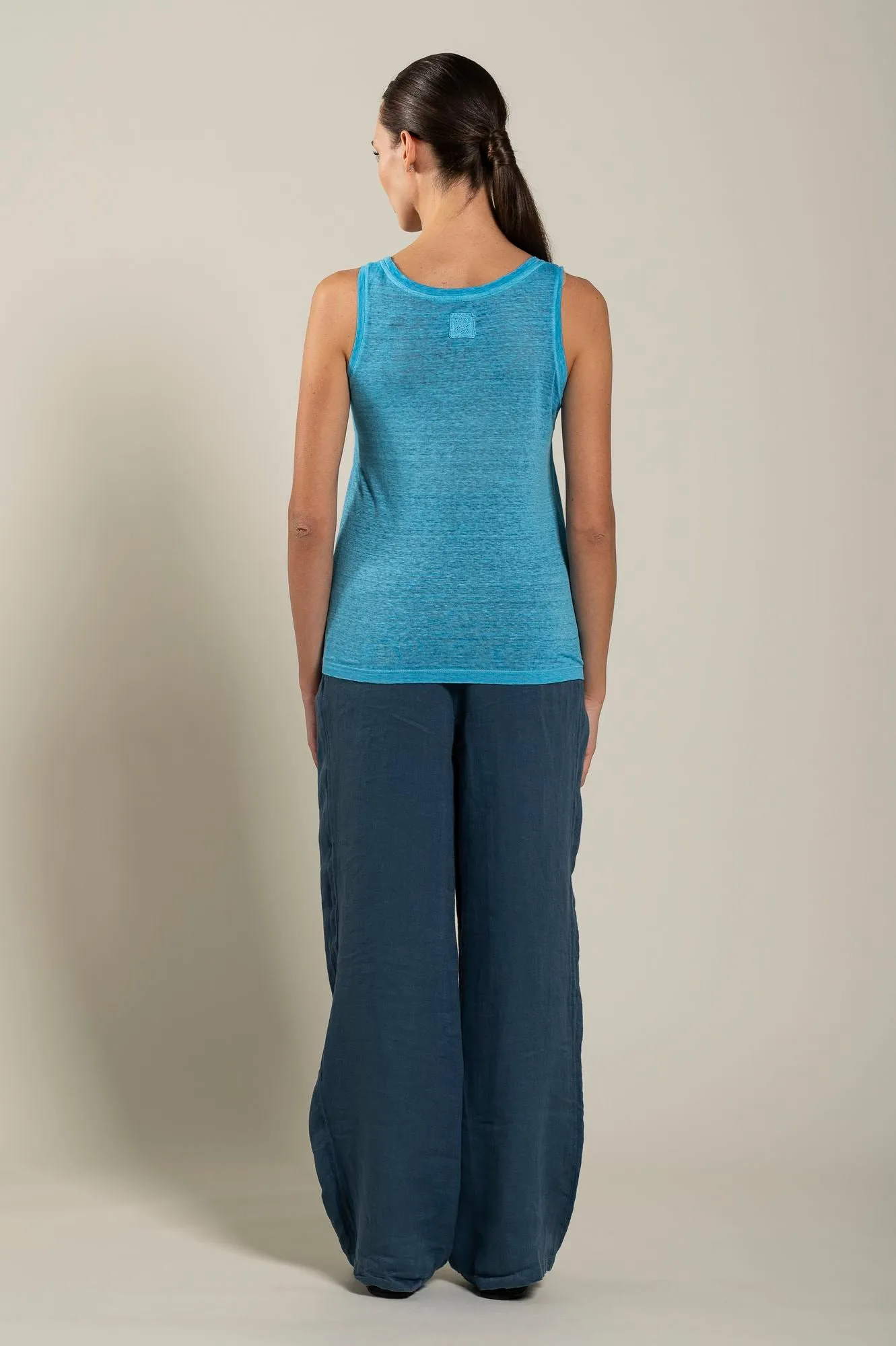 Woman Round Neck Tank Top
