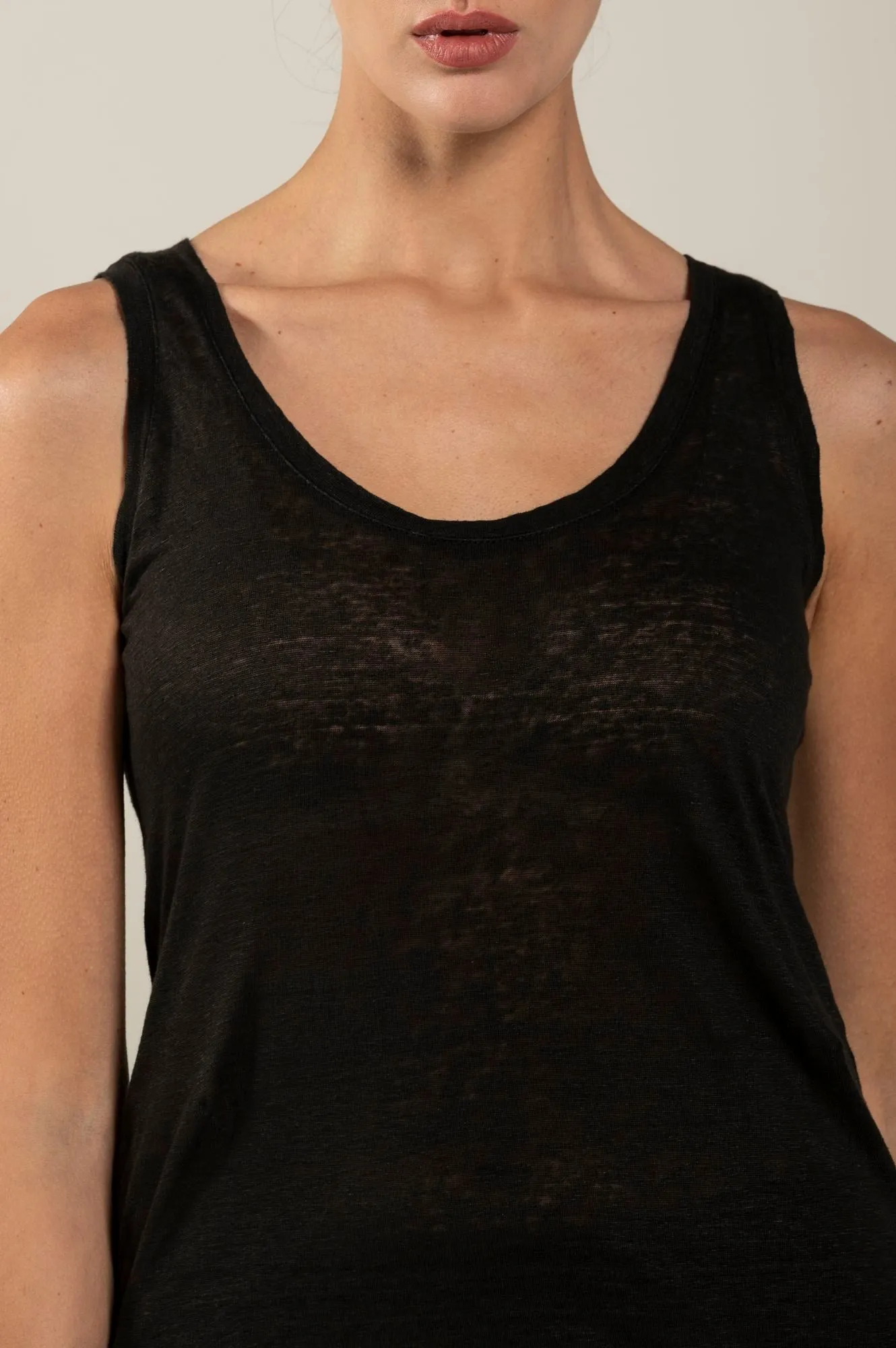 Woman Round Neck Tank Top