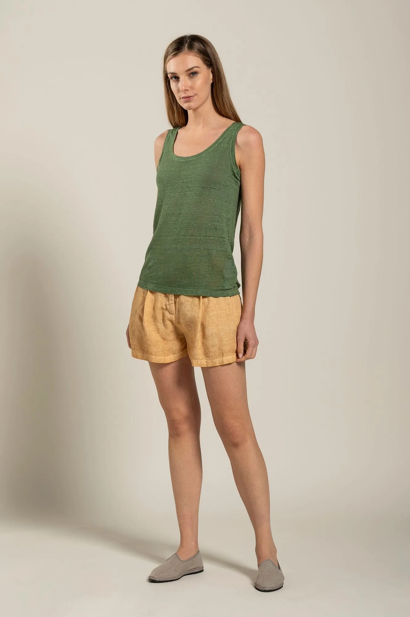 Woman Round Neck Tank Top