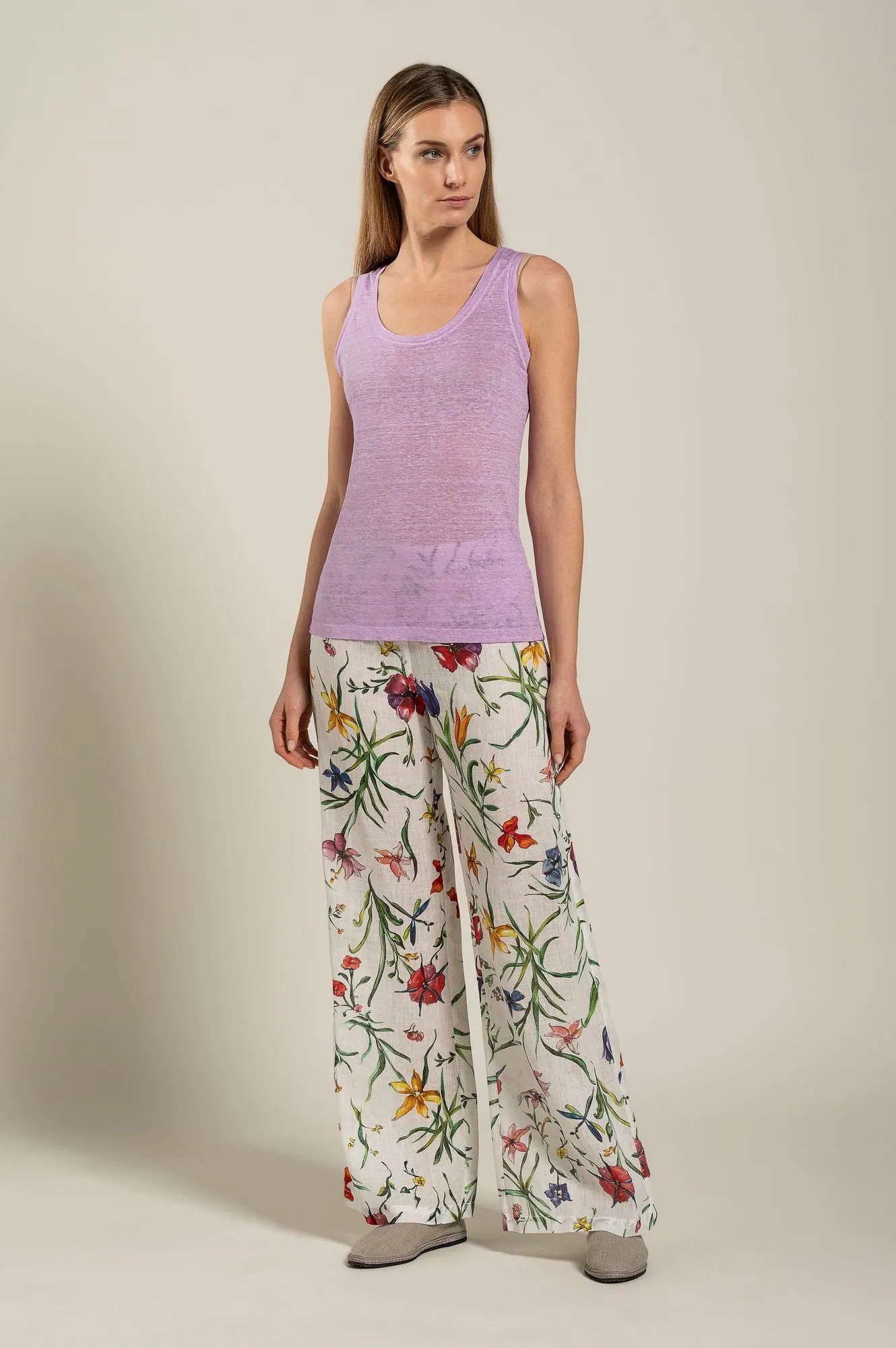 Woman Round Neck Tank Top