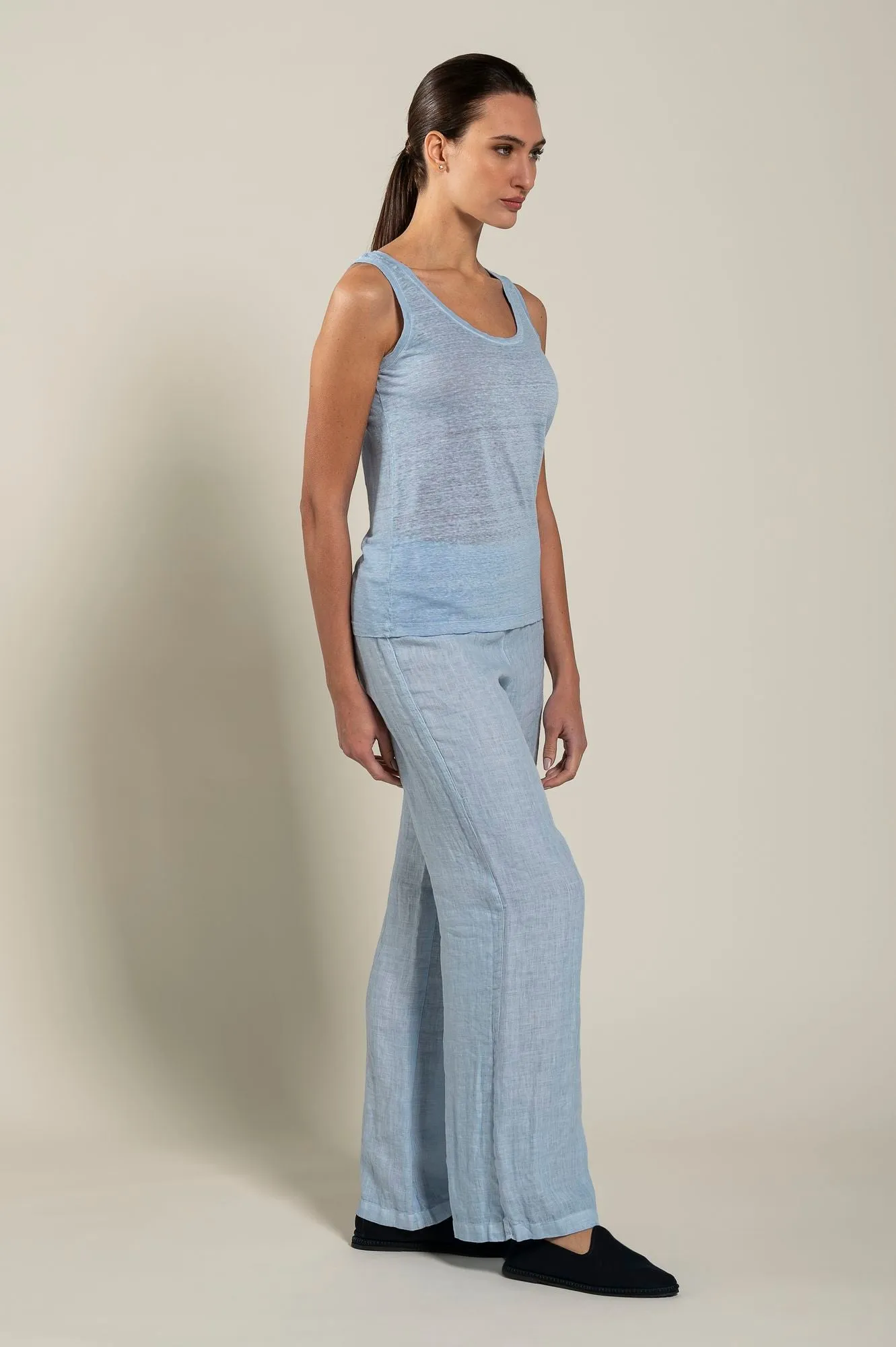Woman Round Neck Tank Top