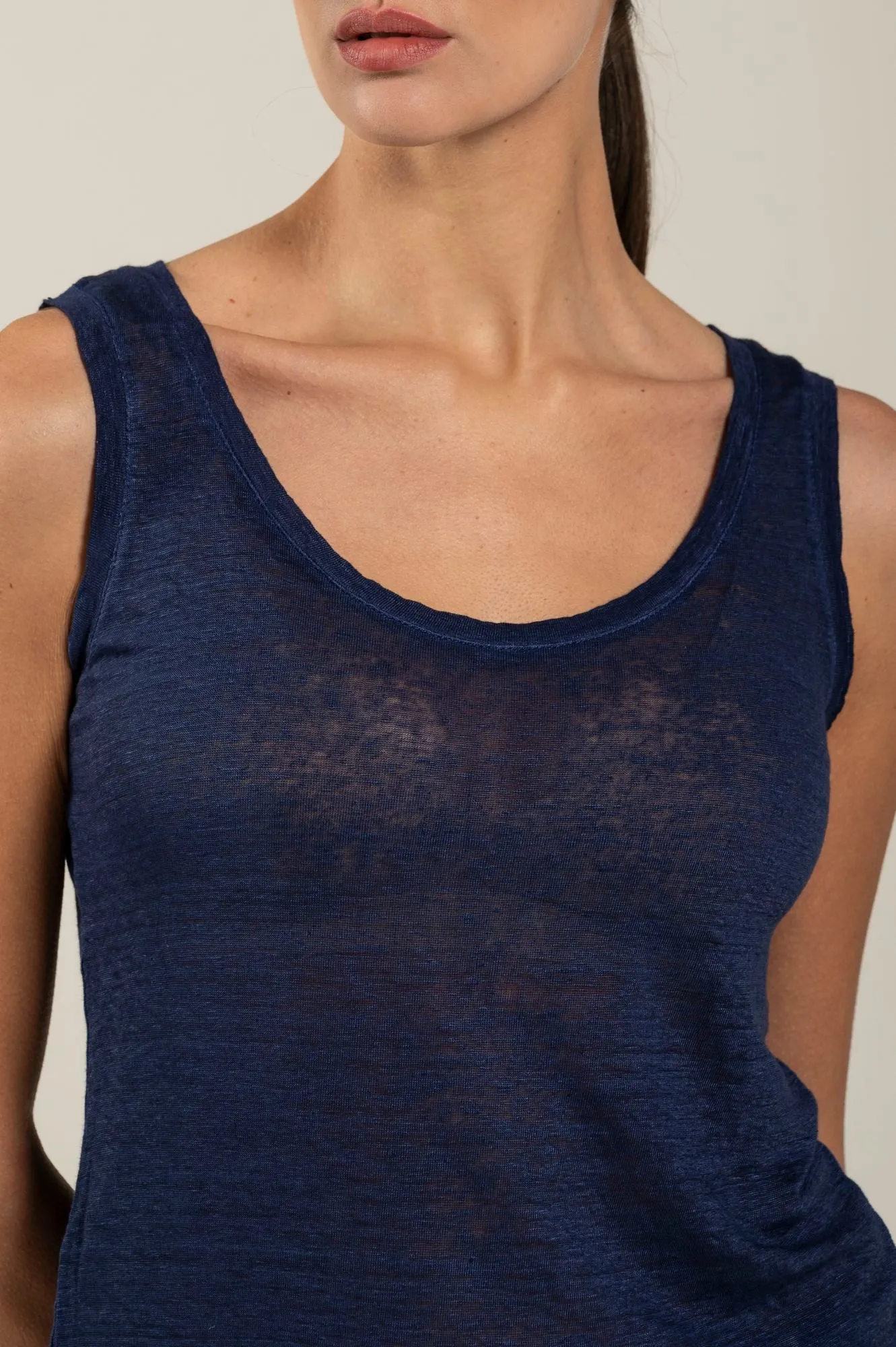 Woman Round Neck Tank Top