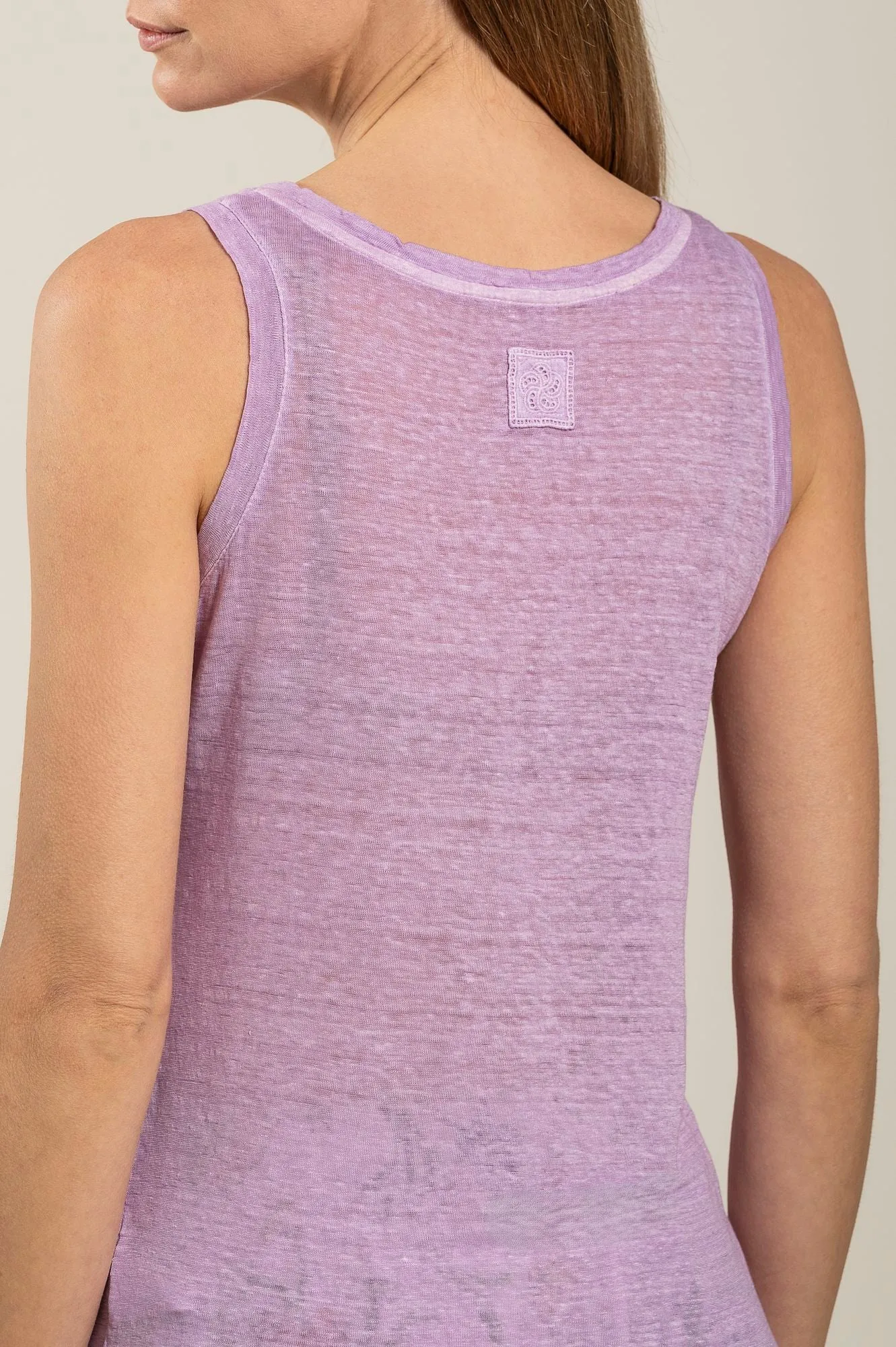 Woman Round Neck Tank Top