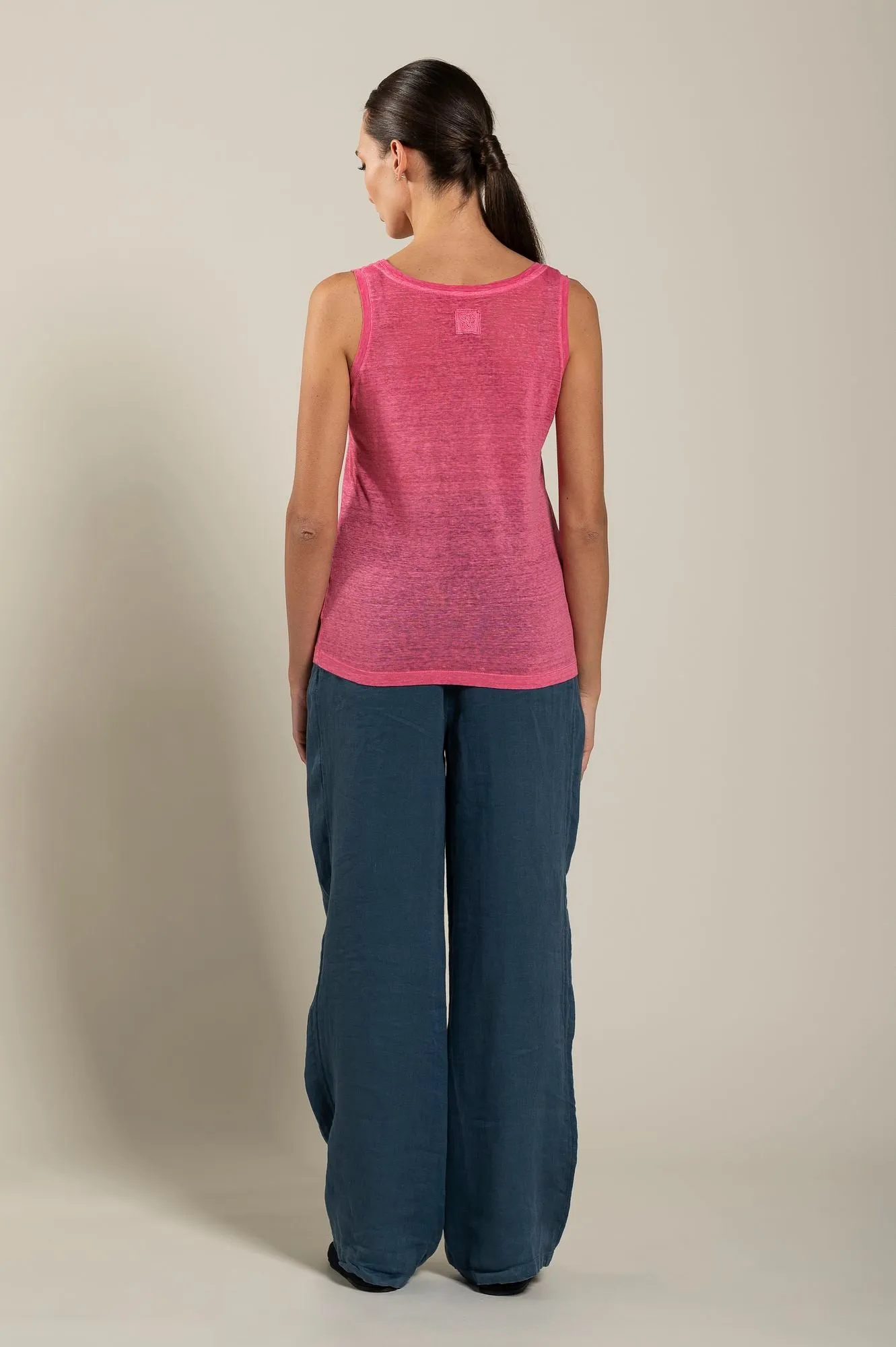 Woman Round Neck Tank Top