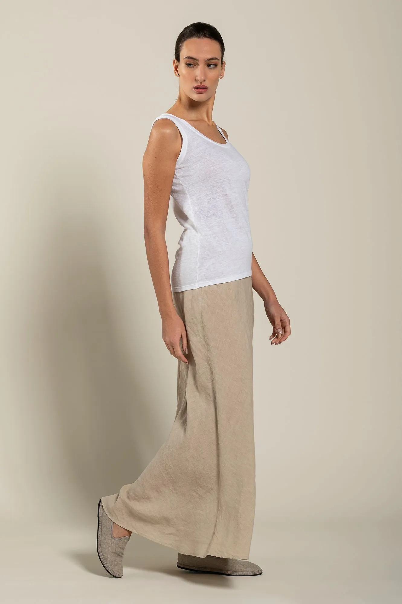 Woman Round Neck Tank Top