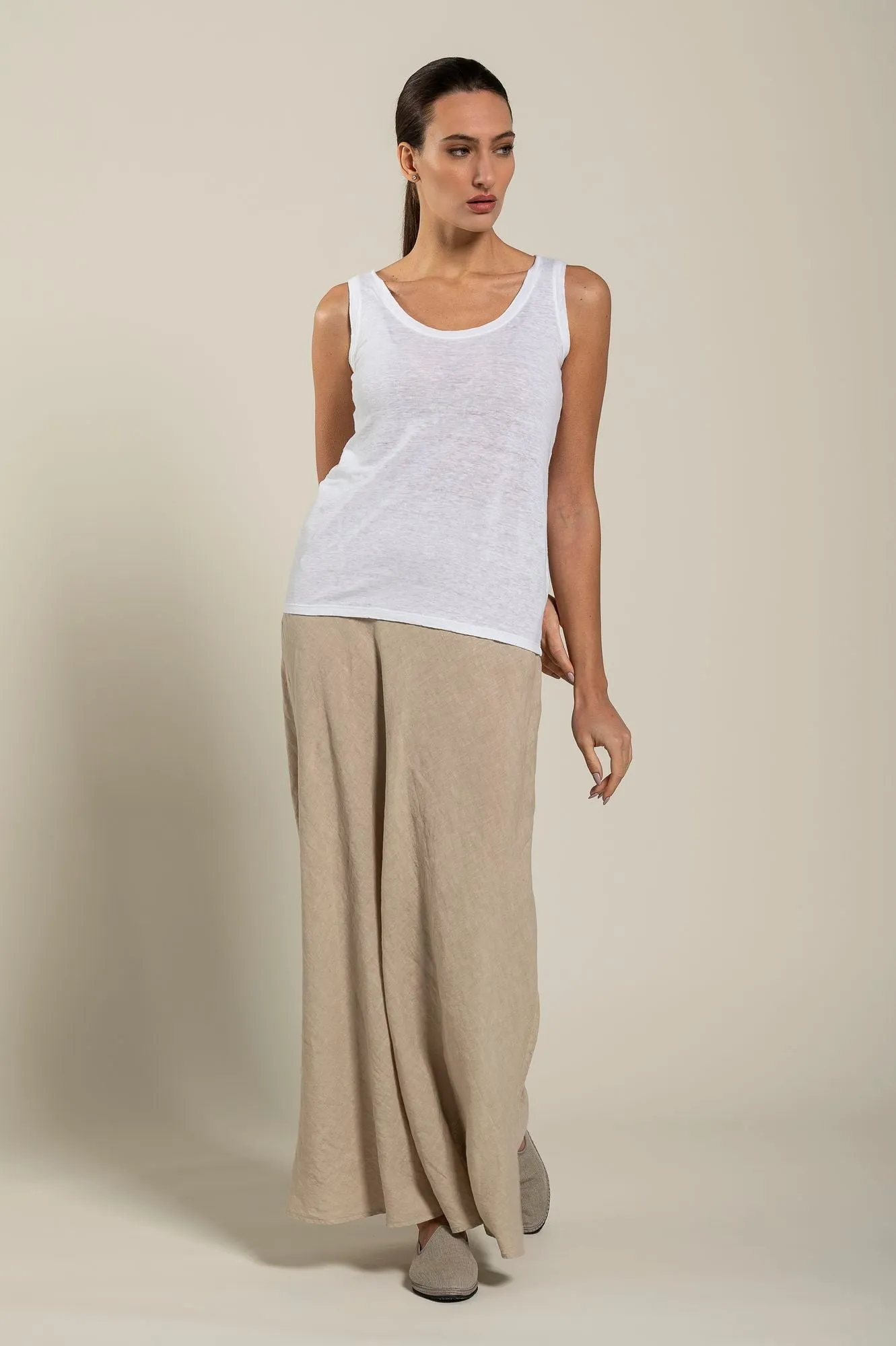 Woman Round Neck Tank Top
