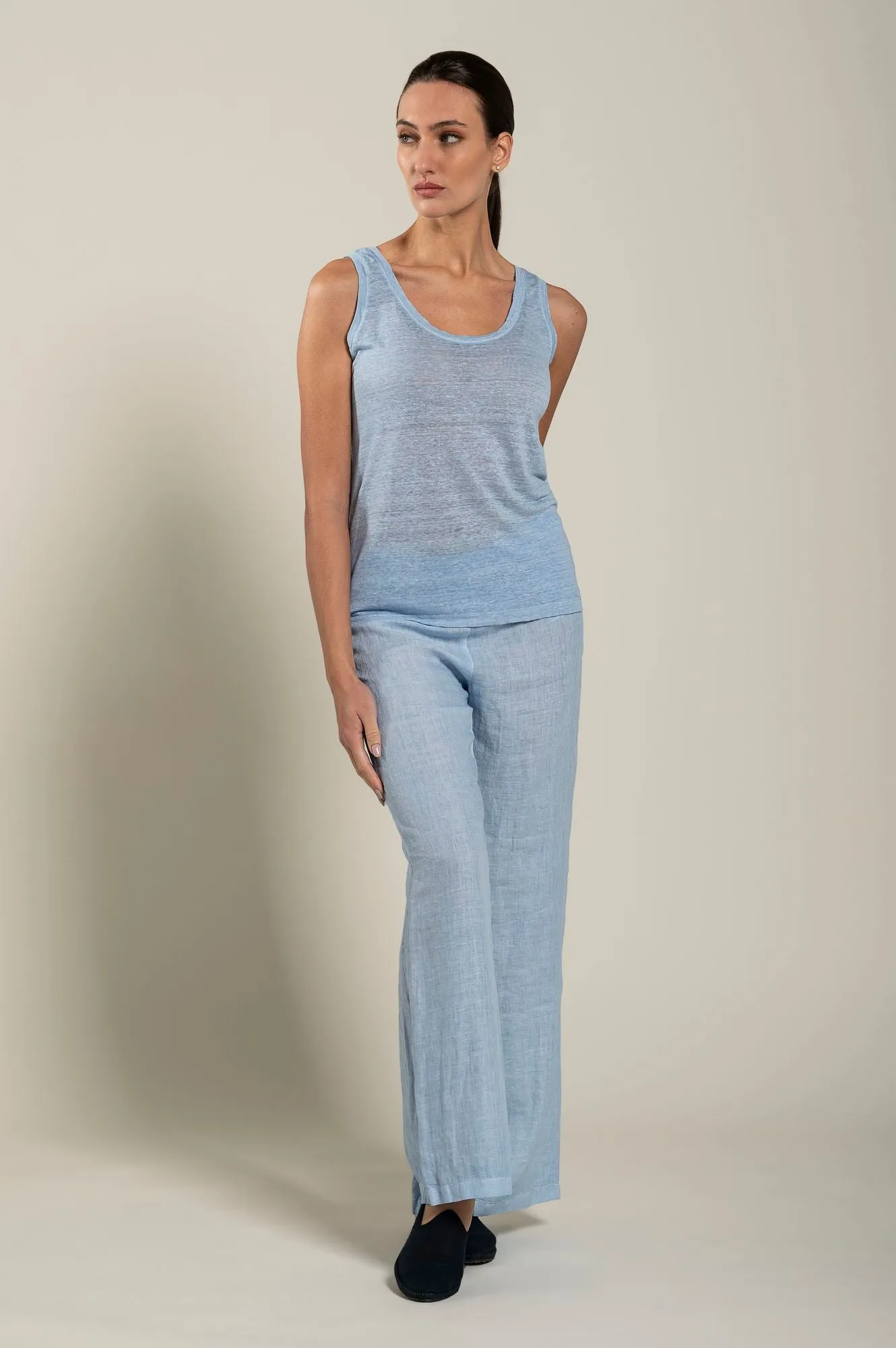 Woman Round Neck Tank Top