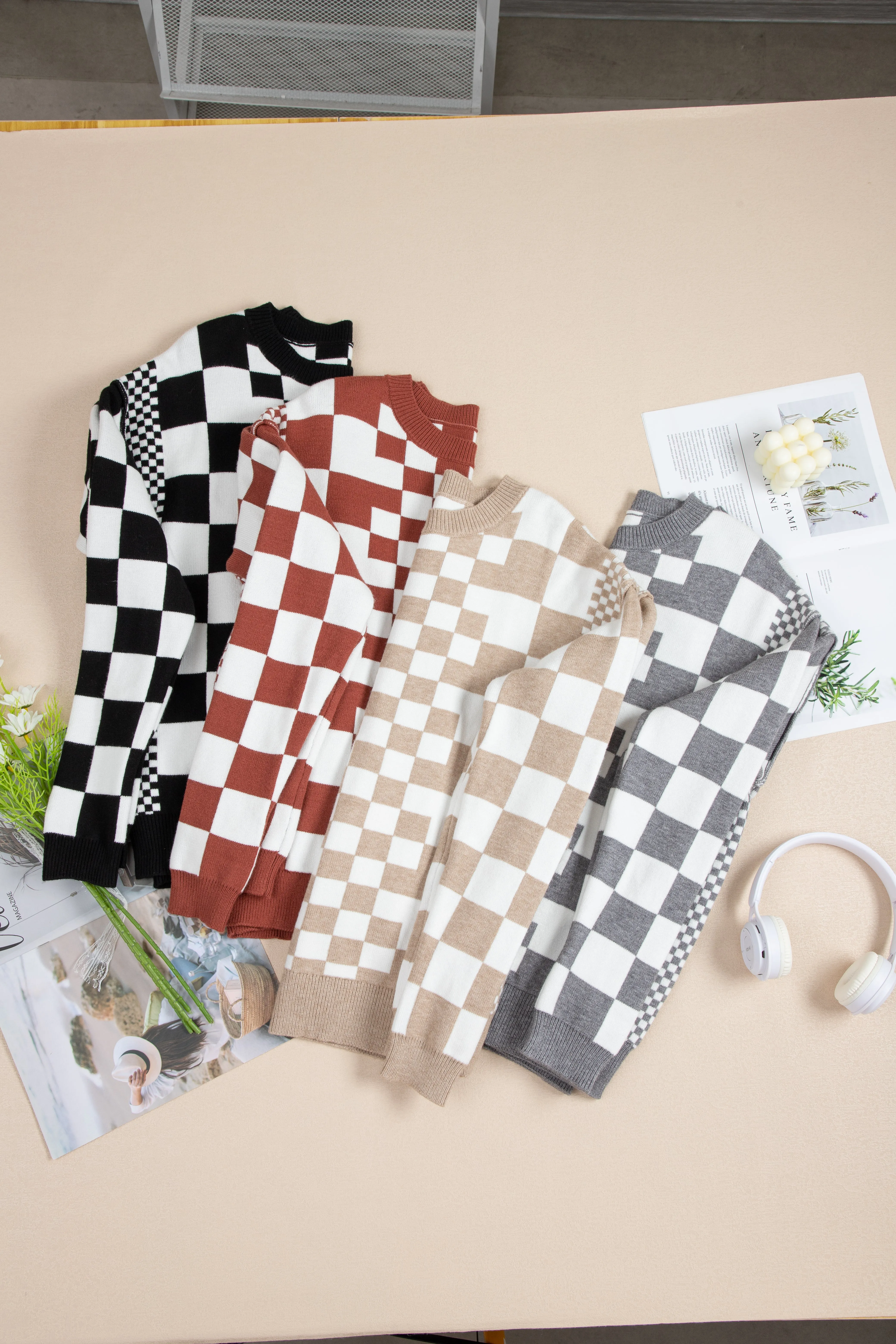 Womens Khaki Checkered Print Drop Shoulder Round Neck Sweater